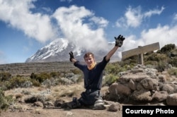 Sacha D'Jamoos en el Kilimanjaro