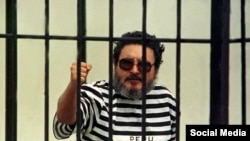  Abimael Guzmán en 1992 en una cárcel en Perú. REUTERS/Anibal Solimano/File Photo
