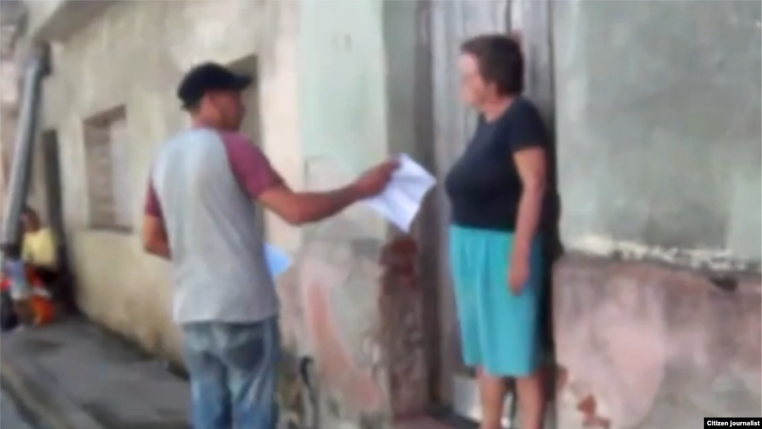 Reparten octavillas en Camagüey