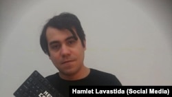El artista plástico Hamlet Lavastida, detenido en Villa Marista, La Habana.