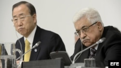 El secretario general de Naciones Unidas (ONU), Ban Ki Moon (i), y el presidente de la Autoridad Palestina, Mahmud Abás. 