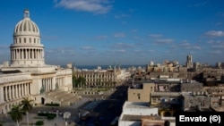 Vista del Capitolio de La Habana. 
