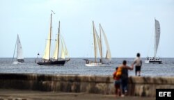 Aunque esta carrera náutica en la bahía de La Habana tuvo una edición anterior en noviembre de 2015, es la primera vez que se efectúa con la aprobación del gobierno de EEUU.