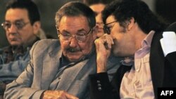 Raúl Castro y Abel Prieto.