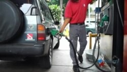 Venezolanos critican uso de "carné de la patria" para adquirir gasolina
