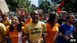 Opositores venezolanos piden resultados concretos en diálogos con el gobierno de Maduro