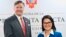 El subsecretario del Departamento de Estado de EEUU,  Christopher Landau, junto a la nueva presidenta de Perú, Keiko Fujimori.