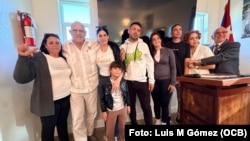 Presa política cubana Sissi Abascal a su llegada a MIami