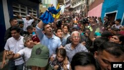 Denuncian retraso en apertura de centros de voto en zona opositora venezolana