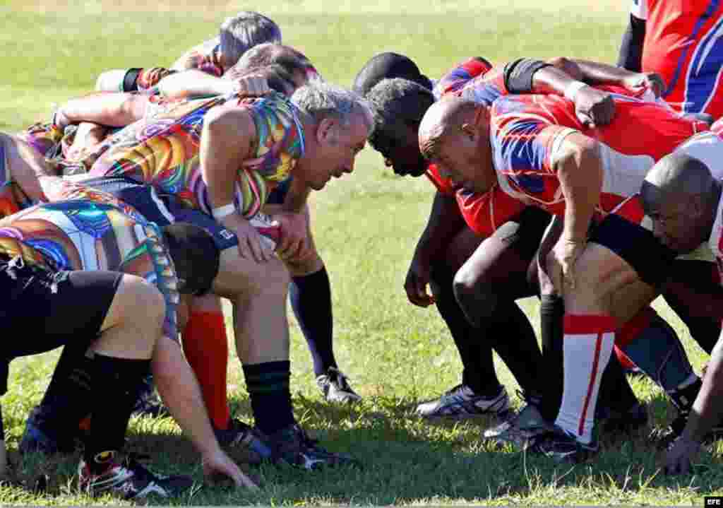 Nuevamente el deporte como herramienta de unión entre los pueblos hizo posible el primer partido de rugby desde la apertura de las relaciones entre Cuba y EEUU en 2014: todos mezclados y en un mismo equipo, señaló Rugby Sin Fronteras, organizadora del encuentro. 