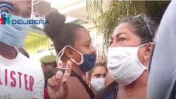 Discusiones y amenazas policiales matizan las colas en las tiendas cubanas