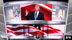 El precandidato presidencial republicano Donald Trump habla en la Convención Republicana.
