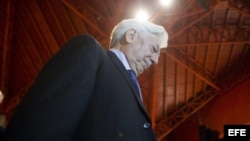 El escritor peruano Mario Vargas Llosa participa hoy, jueves 24 de abril de 2014, en un foro sobre libertad y democracia en América Latina, en Caracas.