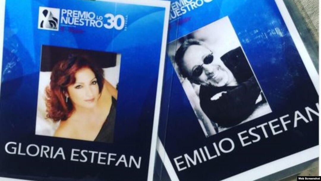 Gloria y Emilio Estefan fueron homenajeados en la 30 edición del Premio Lo Nuestro.