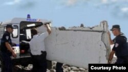 Este flaperón de un Boeing 777 encontrado en la isla de La Reunión pertenecía al vuelo MH370.Foto Archivo.