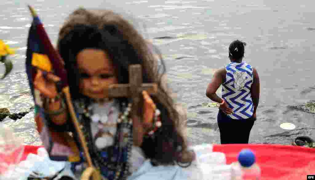 Procesión de la Virgen de Regla, que se sincretiza con Yemayá (diosa de las aguas en la religión Yoruba) en los cultos afrocubanos, en La Habana (Cuba)