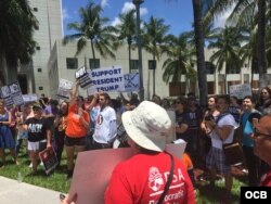 Protestas anti Trump en la Universidad Internacional de la Florida