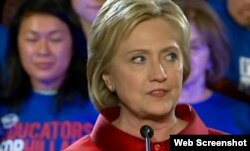 Hillary Clinton habla a sus simpatizantes tras derrotar a Bernie Sanders en los caucus de Nevada.