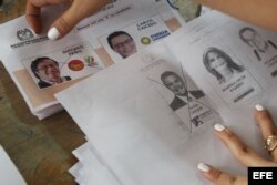 Uribista Duque y exalcalde Petro se perfilan como candidatos presidenciales