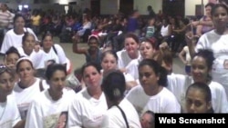Damas de Blanco.Terminal de La Coubre. Habana foto enviada por @hablemospress a través de twitpic