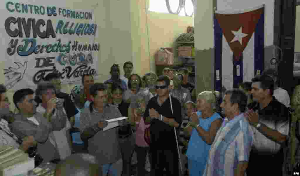 Archivo. Unos 40 disidentes cubanos anunciaron la creación de un Consejo de Relatores de los Derechos Humanos en Cuba para "monitorear" los casos de violaciones de derechos fundamentales en el país. 