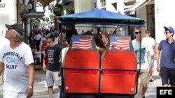 Turistas en una calle de La Habana (18 de julio, 2015).