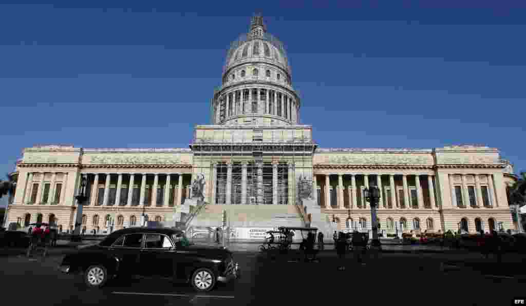 Vista general de la fachada del Capitolio Nacional de Cuba. 