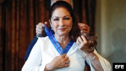 Gloria Estefan recibe la Medalla de Oro de las Bellas Artes que otorga el Ministerio de Cultura de España. 