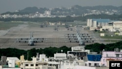 Vista general de la base aérea Futenma de la Marina de Estados Unidos en Ginowan, en la isla de Okinawa (Japón).