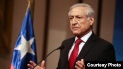 El canciller chileno, Heraldo Muñoz, encabeza una delegación comercial a La Habana