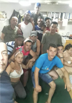 Los 11 cubanos, incluida una bebé que escaparon de las autoridades en Islas Caimán.