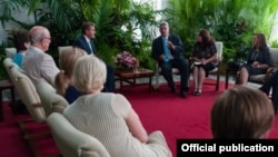 El vicepresidente cubano Miguel Díaz Canel y congresitas estadounidenses