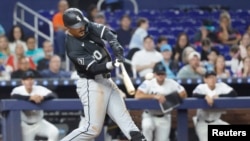 Miguel Vargas, de los Medias Blancas de Chicago, fue el verdugo de los Marlins en Miami.