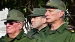 Álvaro López Miera(izq.), junto a Díaz Canel y El Cangrejo.
