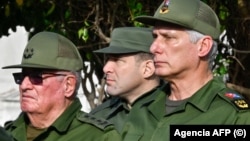 Álvaro López Miera(izq.), junto a Díaz Canel y El Cangrejo.