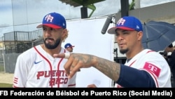 Integrantes del Equipo Nacional de Puerto Rico en una práctica en el Bayamón Baseball Complex, como antesala del Clásico Mundial de Béisbol 2026.