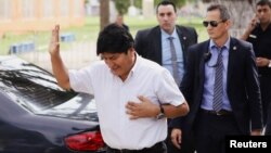 Evo Morales visita la comunidad Isla Maciel en Buenos Aires, Argentina. REUTERS/Matias Baglietto