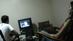 Gobierno cubano critica y persigue el "Paquete"