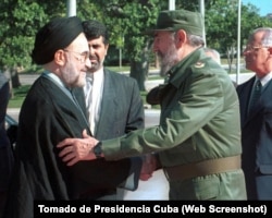 Visita de Fidel Castro a Irán, en mayo de 2001.