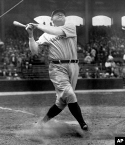 Foto tomada el 18 de junio de 1929, Babe Ruth al bate en el estadio de los New York Yankees AP Photo/File)