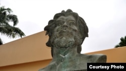 El busto del Che en Guayaquil.