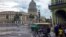 La vivienda donde se localizó el foco de tuberculosis se encuentra en la calle trasera al Capitolio de La Habana.  