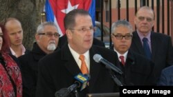 Mitin de exiliados cubanos en Union City, New Jersey. (Foto: Chuck Forcucci)