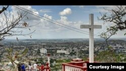 Vista de la ciudad de Holguín desde La Loma de la Cruz.