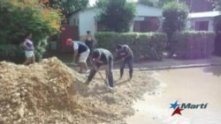 Opositores reparan calle en Nueva Gerona