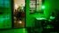 Un joven mira su teléfono móvil en el bar La Bombilla Verde, en La Habana, el 27 de septiembre de 2026.