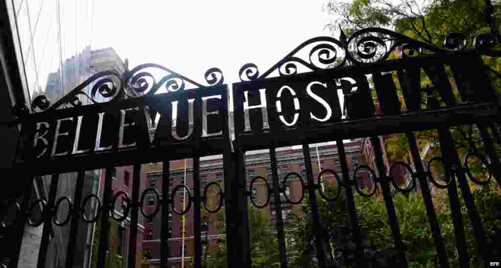 Vista general hoy, jueves 23 de octubre de 2014, del Bellevue Hospital Center, donde fue ingresado un trabajador sanitario con sospecha de ébola, en Nueva York (EE.UU.). 