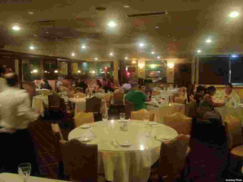 Terminamos el programa. Ahora a cenar en La Casita.