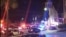 Autos policiales rodean la iglesia metodista Emmanuel después que nueve de sus miembros fueran muertos a tiros.
