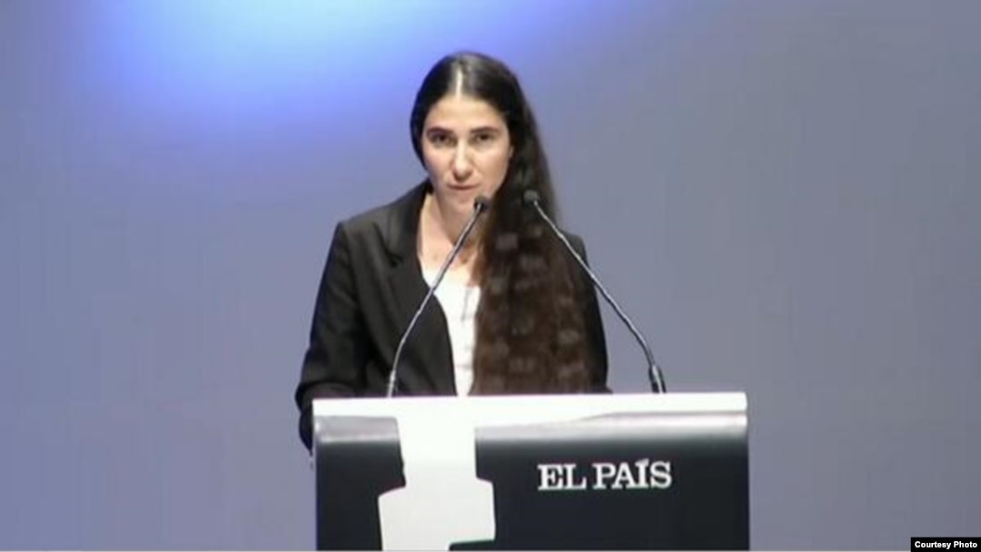 Yoani Sánchez habla en la entrega del Premio Ortega y Gasset.